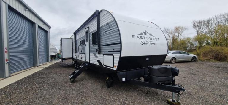 Brand New Forest River East To West Della Terra 323QB American Caravan 5th Wheel