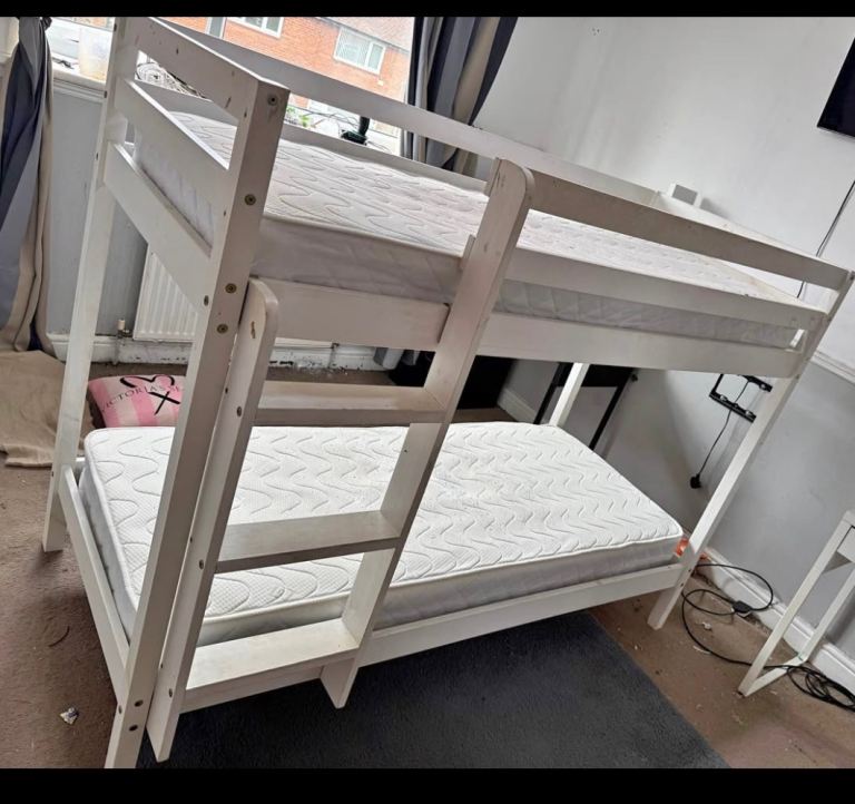 Shorty bunk bed frame 