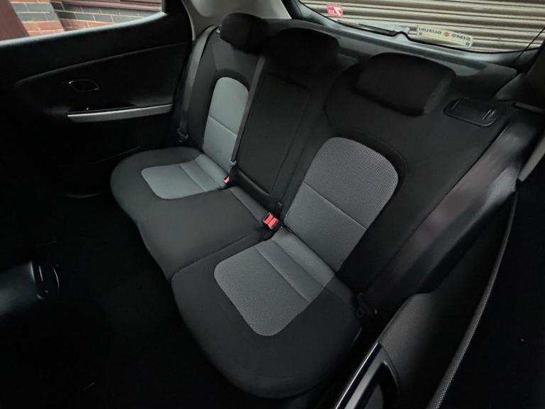 KIA CEED 1.6 CRDi 2 Euro 6 (s/s) 5dr 2015