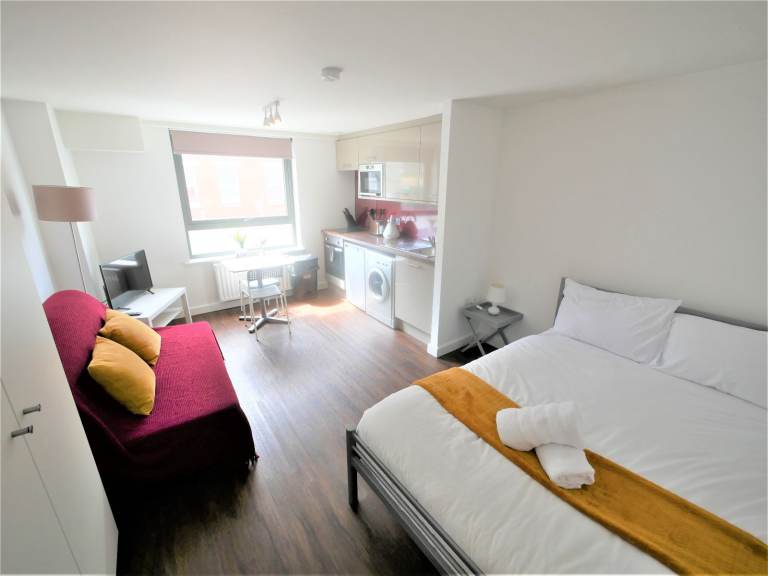 Modern studio flat in Bournemouth Town Centre