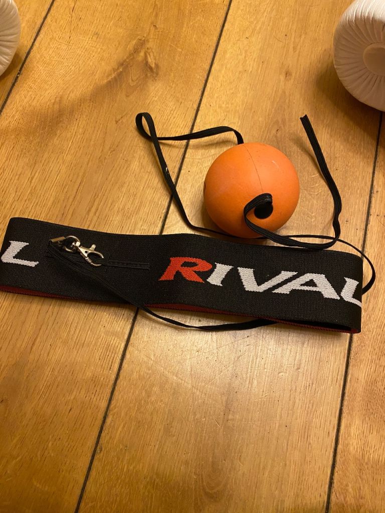 Rival reflex ball 