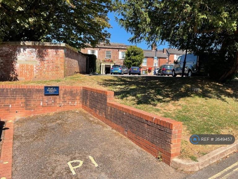 2 bedroom flat in Imperial Hotel, Exeter, EX4 (2 bed) (#2649457)