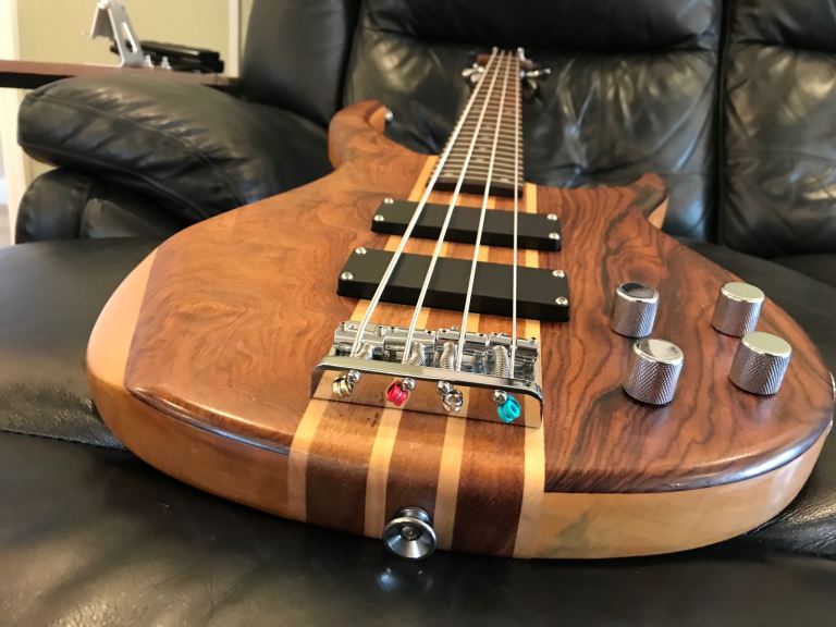 Peavey C-4 Zephyr Bass Guitar (Thru Neck) - great condition, lovely growly tone 