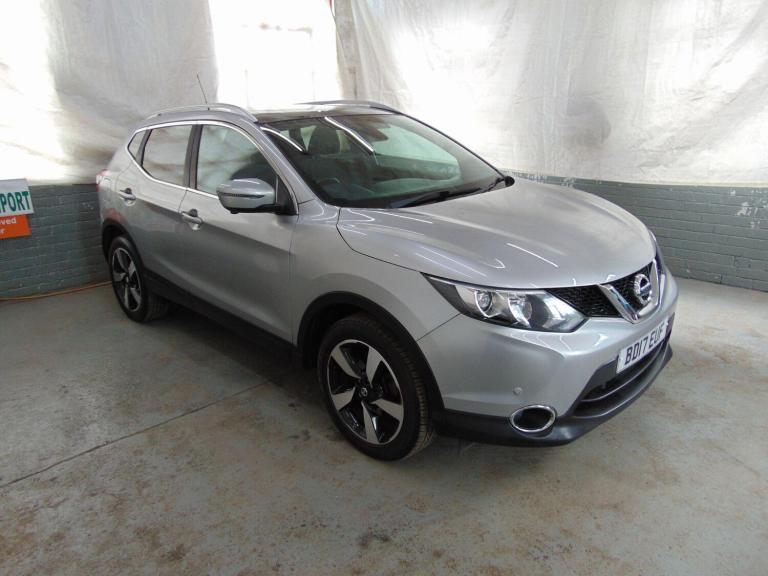 2017 Nissan Qashqai 1.2 DiG-T N-Vision 5dr HATCHBACK PETROL Manual