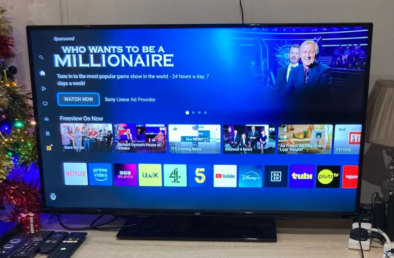 Bush 40" FHD Smart TV Powered by TiVo 40FT24CA • Smart TV, Full HD, Freeview Play 