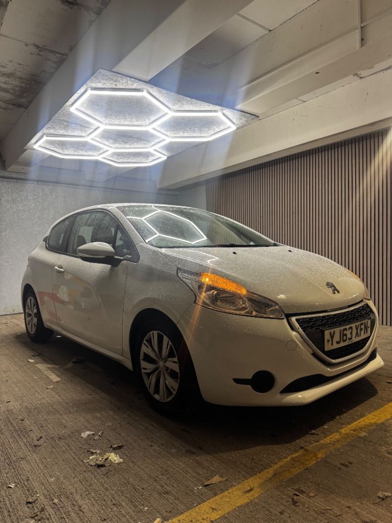 Peugeot, 208, Hatchback, 2013, Manual, 1199 (cc), 3 doors