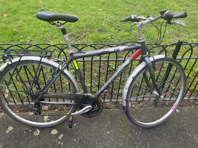 Nice Adult hybrid Trek bike 21 speed 700 C Wheel light and fast in good condition  Everything works 
