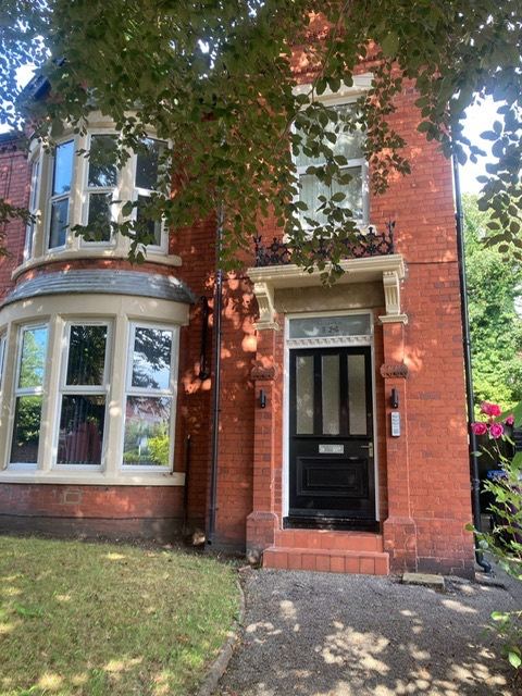 York Avenue L17 - Three bed furnished flat to let with all utilites included