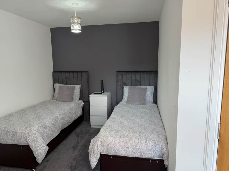 🏡 SPACIOUS DOUBLE ROOM – £800 PCM | ALL BILLS INCLUDED 🏡