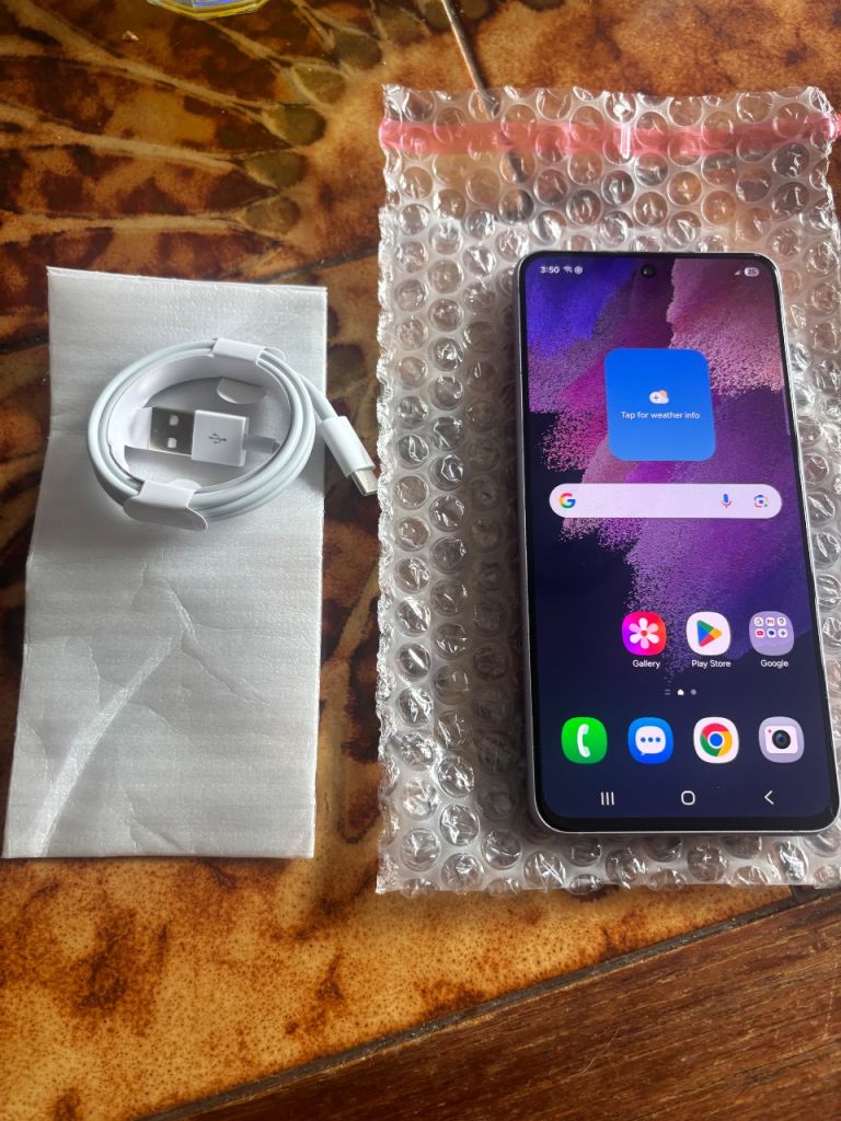 Brand new condition Samsung Galaxy S21e unlocked, 256gb, Black & purple