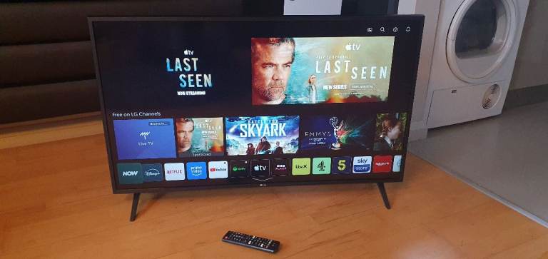 FREE LOCAL DELIVERY AS NEW LG 43 INCH UHD HDR 4K SMART TV + LG REMOTE £120 NO OFFERS THANKS