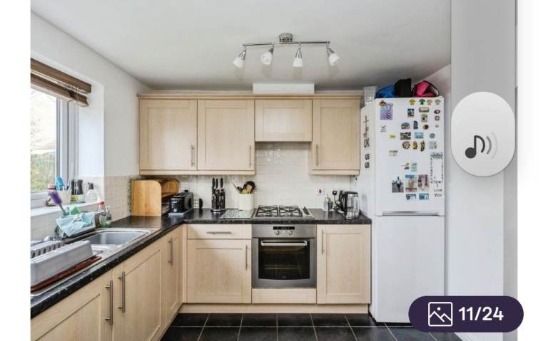 KITCHEN CABINETS AND WORKTOPS