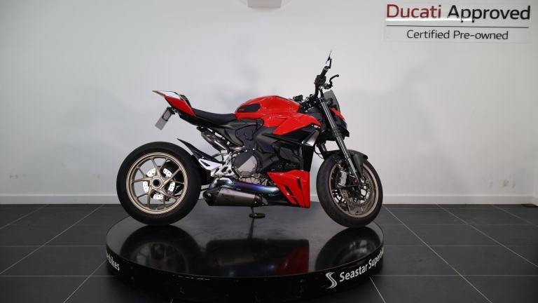 DUCATI STREETFIGHTER V2 - 2022 - 3800 MILES