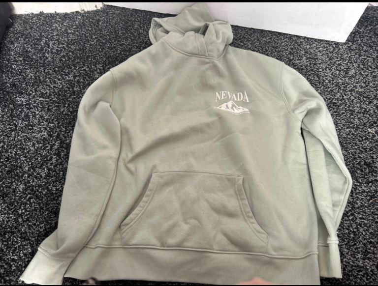 Nevada Grey Hoodie with Front Pocket – Good Condition