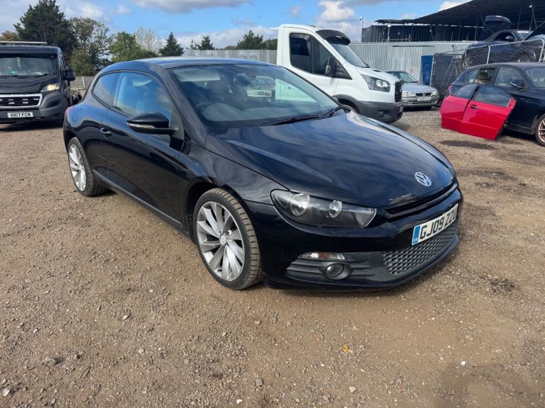 Vw scirocco 2.0 tdi automatic 2009 black BREAKING FOR PARTS 