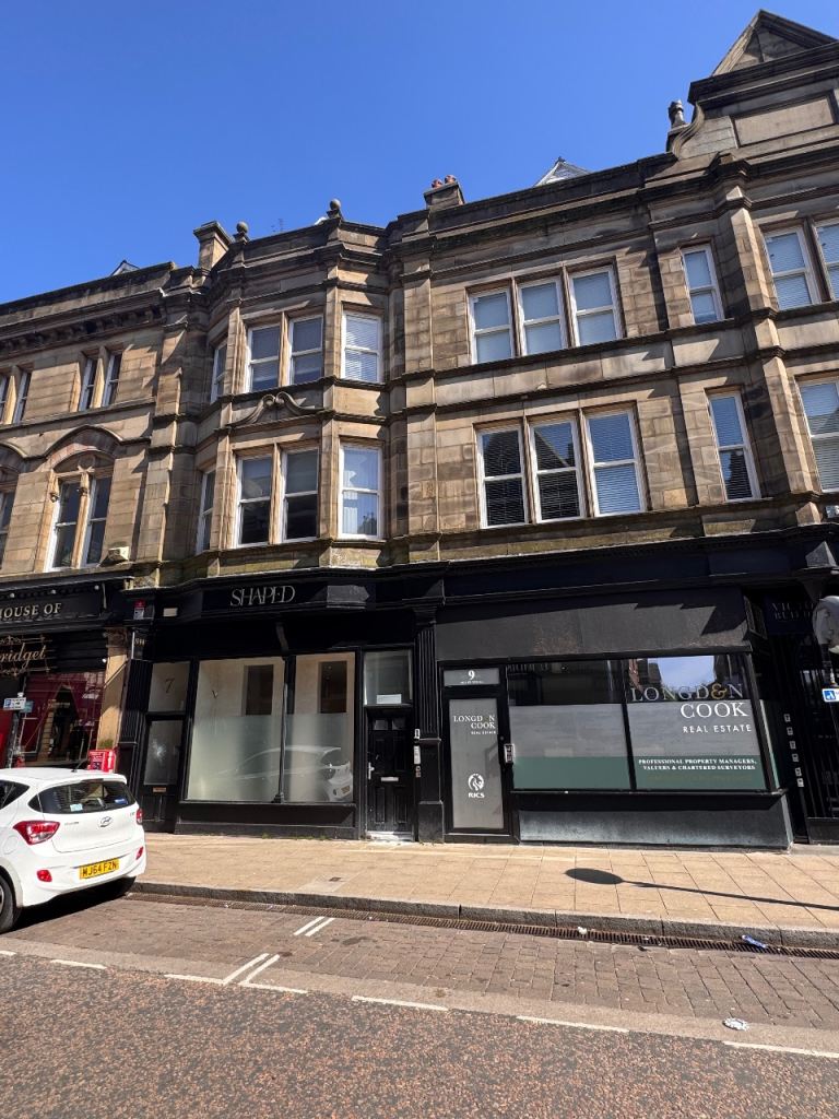 1 bedroom flat for rent in Bury for £800