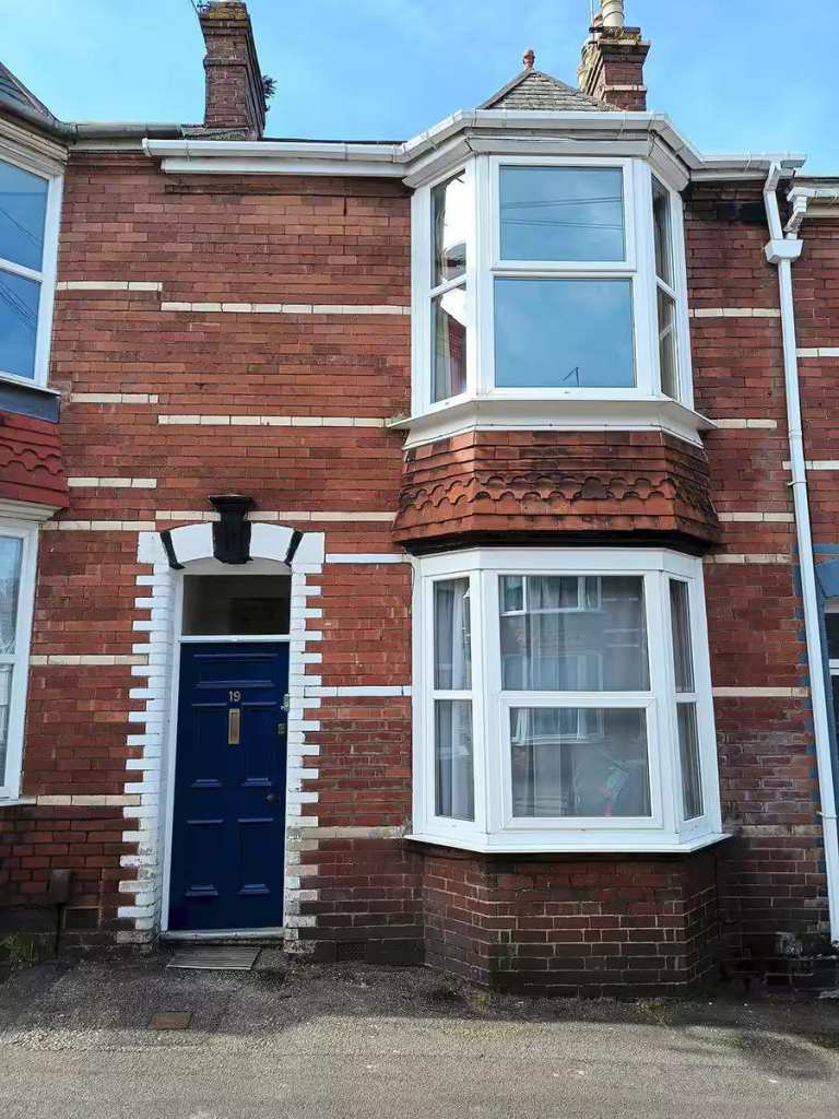 2 bedroom house in Rosebery Road, central Exeter EX4