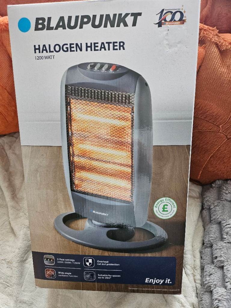 Halogen heater / plug in heater