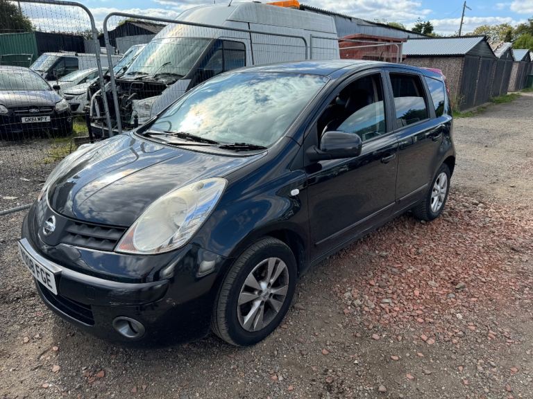 Nissan note 1.6 2008 black BREAKING FOR PARTS 