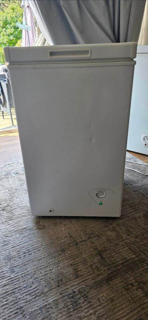Small White Chest Freezer – Good Working Order