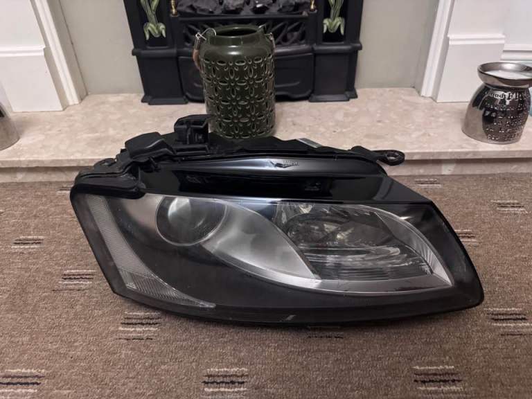 2009 Audi A5 B8 Halogen Drivers Headlight – Genuine