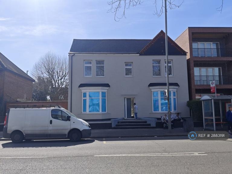 1 bedroom flat in Wellington Road, Bilston, WV14 (1 bed) (#2883191)