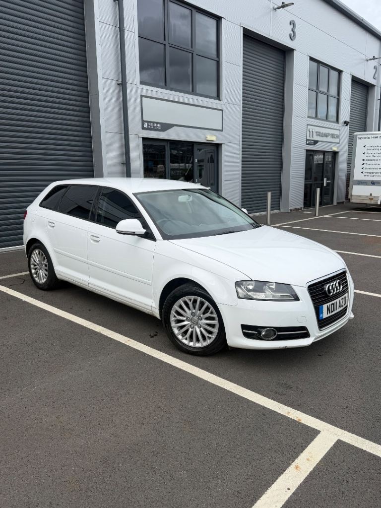 Audi, A3, Hatchback, 2011, Manual, 1598 (cc), 5 doors