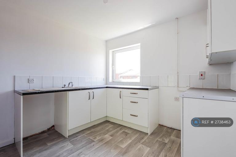 1 bedroom flat in Osprey Court, Barry, CF63 (1 bed) (#2738463)