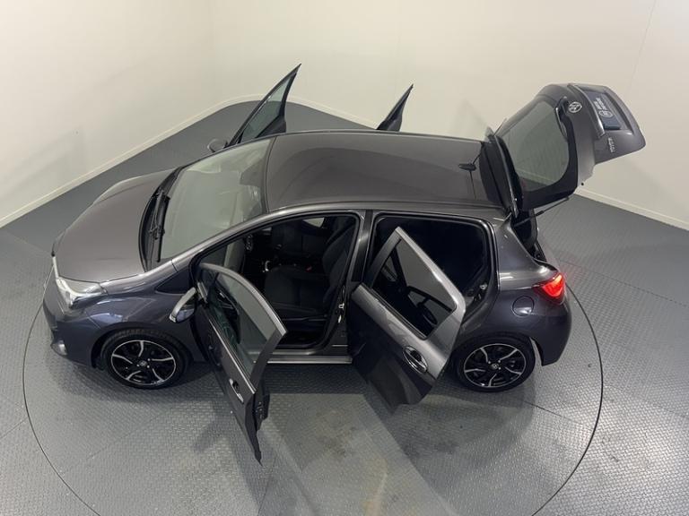 2016 Toyota Yaris Dual VVT-i Design Hatchback Petrol Manual