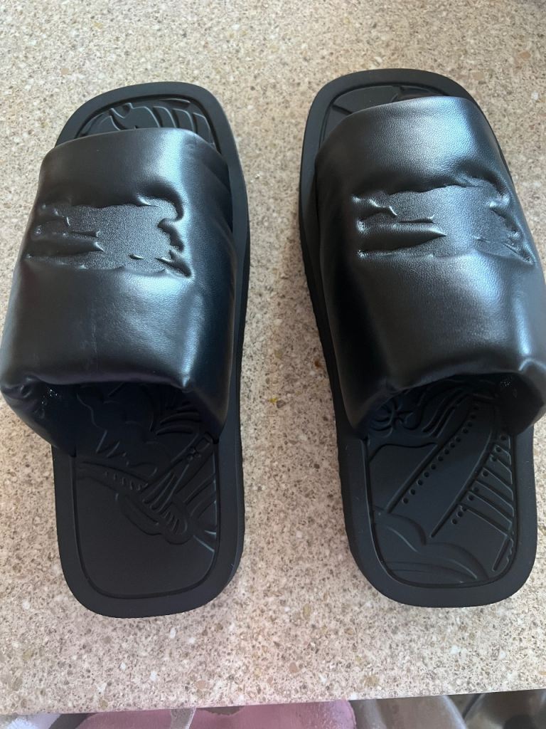 New Authentic Burberry EKD Slab Leather Slides 40EU.