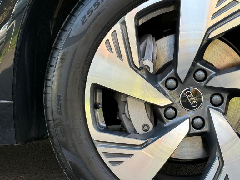 2025 Audi Q6 e-tron 83kWh S line SUV 5dr Electric Auto (252 ps) ESTATE Electric Automatic