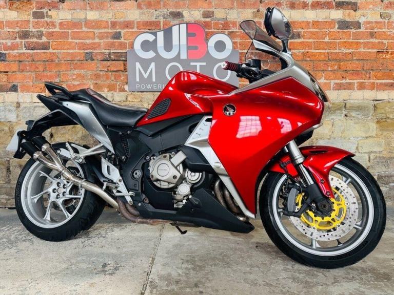 HONDA VFR1200F DCT 2010 10