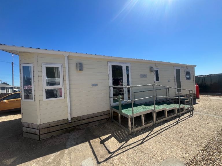 Sunrise mobile home 37x12 unbelievable condition 
