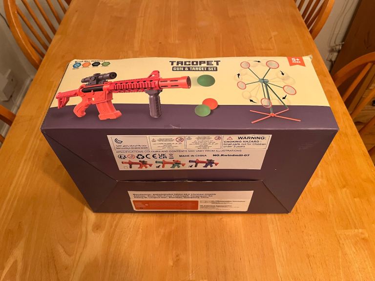 BRAND NEW TACOPET GUN AND TARGET SET KIDS TOY SET! CHEAP!
