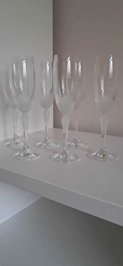 6 Champagne Flutes