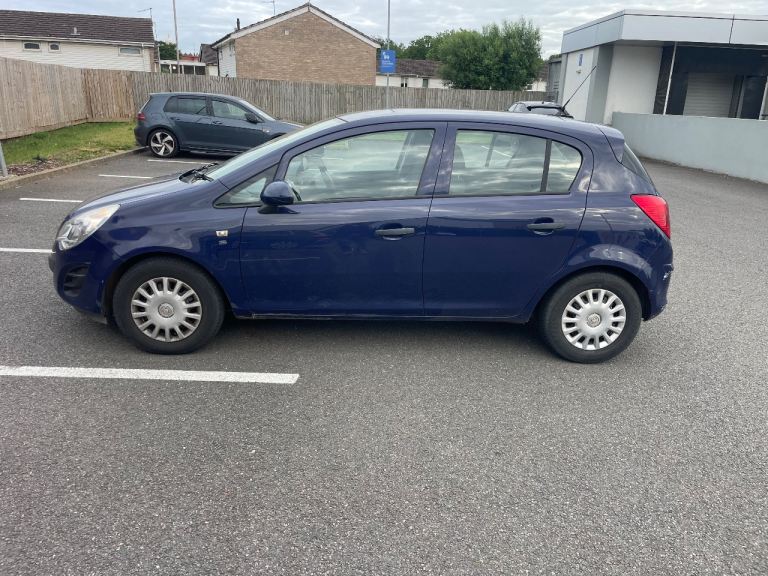 VAUXHALL CORSA S AC,1.2 LTR,TAX ONLY £35 A YEAR 1 OWNER VERY LOW MILEAGE,12 MONTH MOT,DRIVE EXCLENT 
