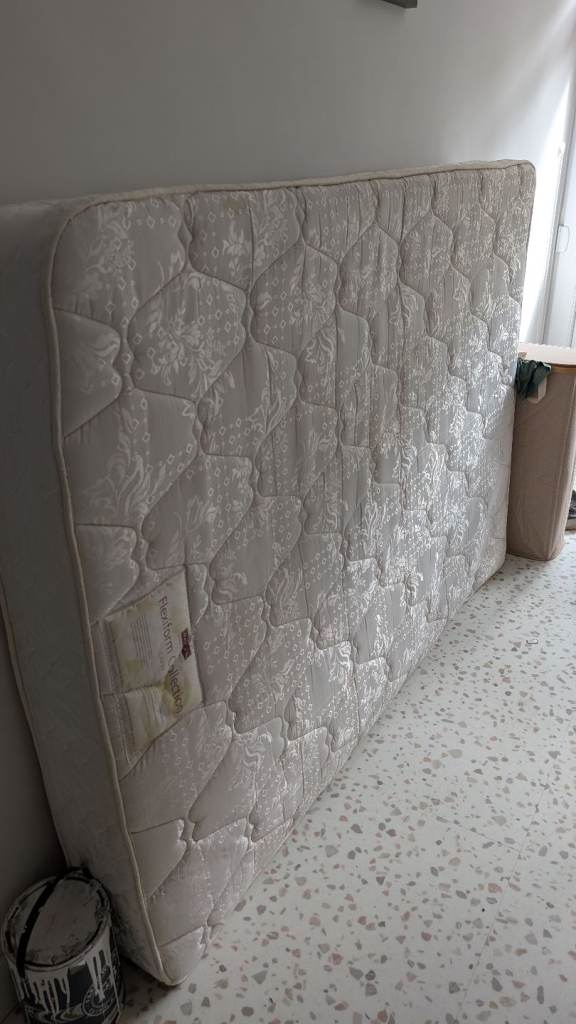 Free double mattress to collect