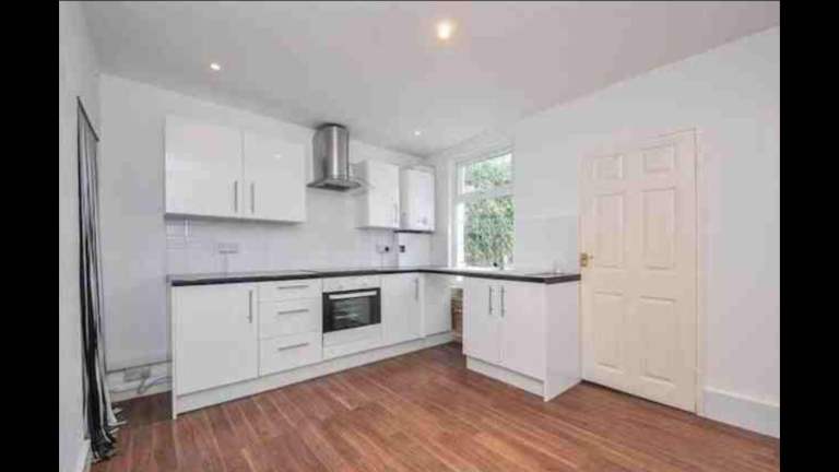 Large double room for rent bills included clean shared house