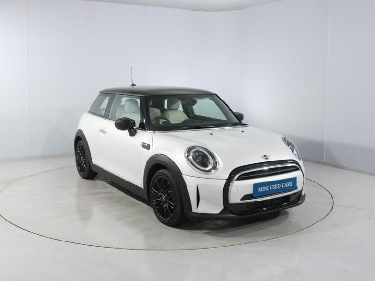 MINI HATCHBACK 1.5 Cooper Exclusive Premium 3dr Auto