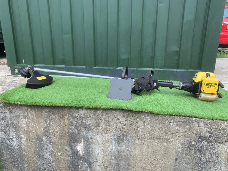 Petrol Strimmer, Brush Cutter, McCulloch, Cabrio 300, Powerful 33cc 2 stroke Engine.