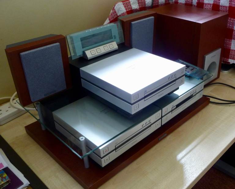 Pioneer – Receiver, Minidisk recorder, C D Player and speakers