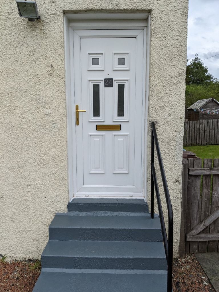 GOOD SIZED ROOM IN SHARED FLAT VERY QUIET AREA