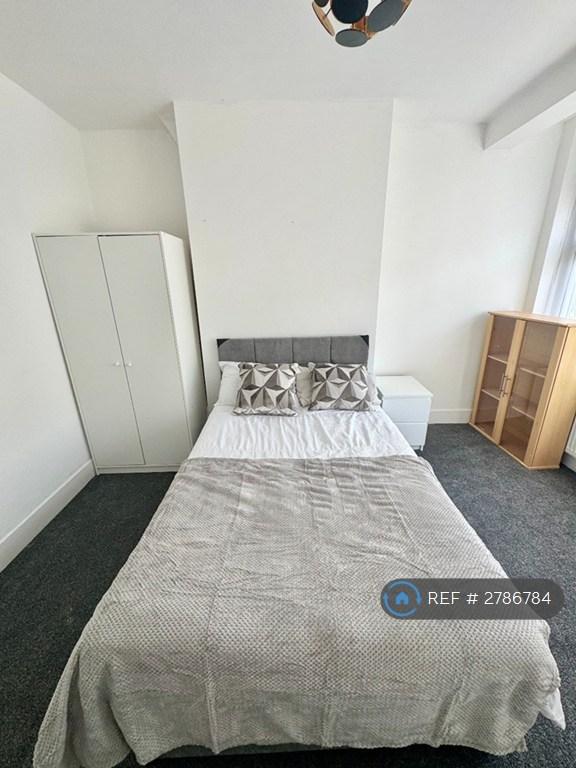 1 bedroom in Lawrence Avenue, London, E12 (#2786784)