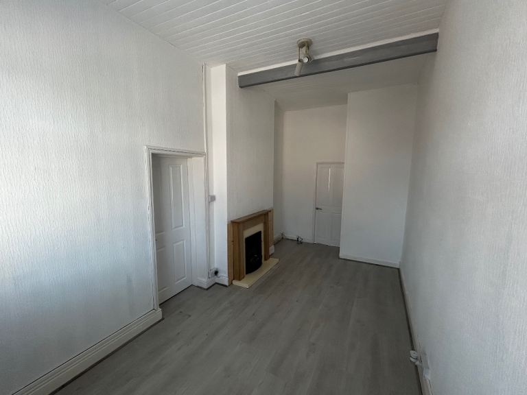 1 Bedroom Flat & office space Central Coalville 