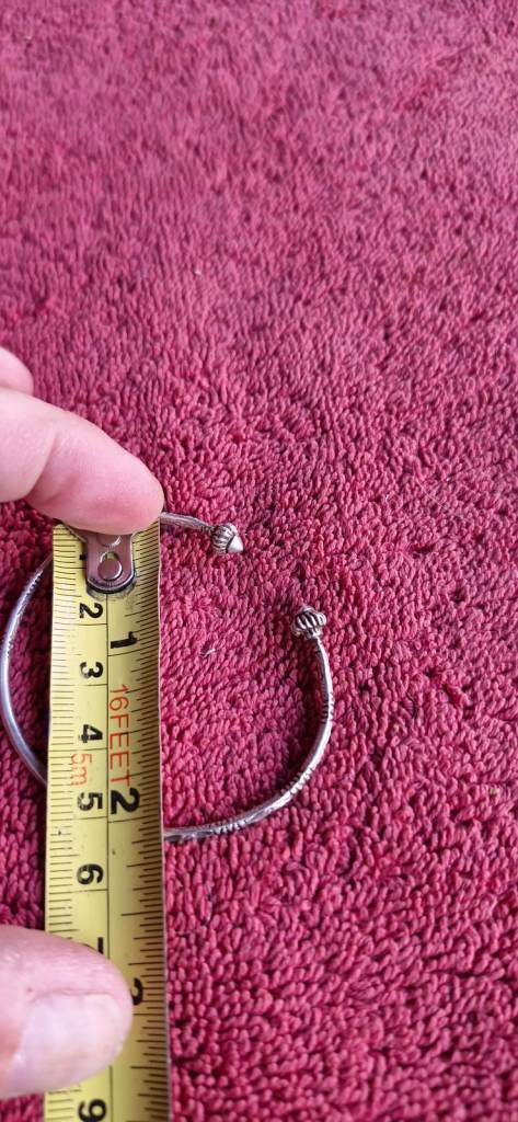 Sterling silver bangle 