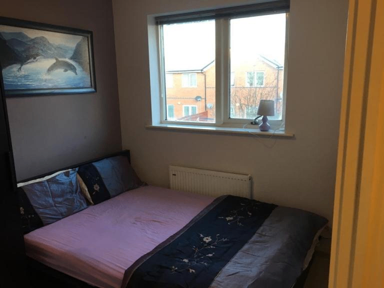 Spacious & Cosy double room for rent UB5 6GN