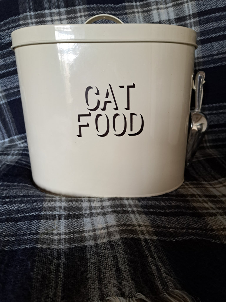 CAT FOOD STORAGE CONTAINER WITH SCOOP. CREAM POWDER COATED METAL. UNUSED