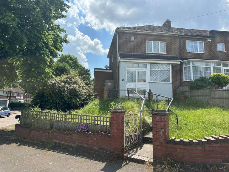 *B.C.H* 3 Bed Home- Dyas Road, GREAT BARR