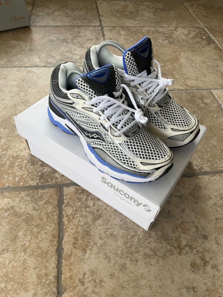 Saucony Running Trainers – New, White, Blue & Grey Omni progrid 9 size Uk 8.5
