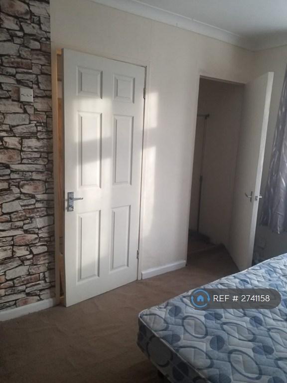 Studio flat in Weston Green, Dagenham, RM9 (#2741158)